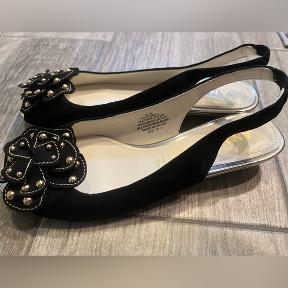 Anne Klein Black Suede Peep-Toe shoes - Picture 6 of 8